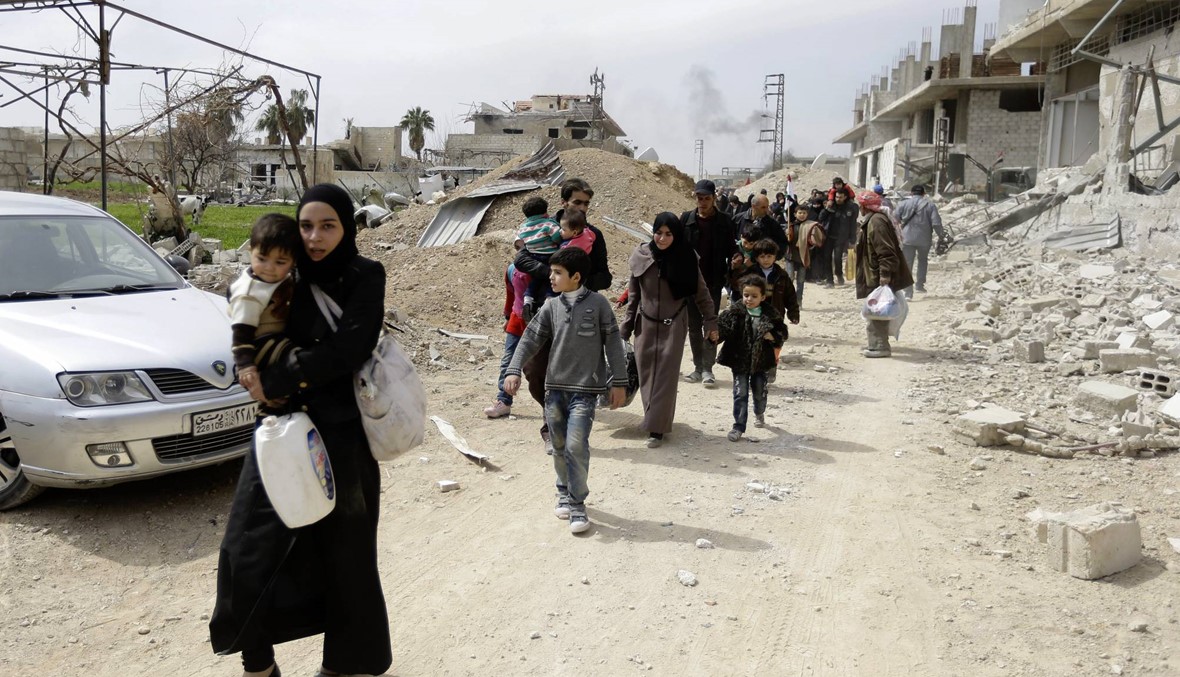 12 ألف مدني غادروا جنوب الغوطة الشرقيّة المحاصرة