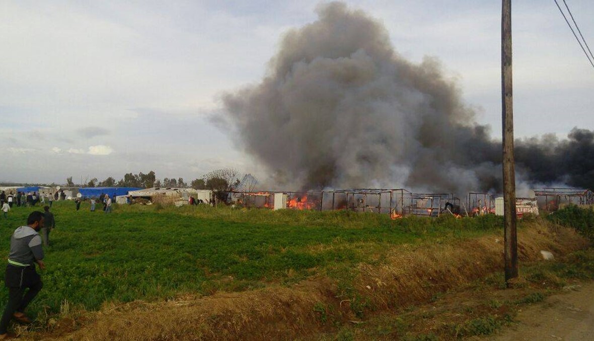 حريق في مخيم للاجئين السوريين بالسماقية... الإسعاف يهرع إلى المكان (صور)
