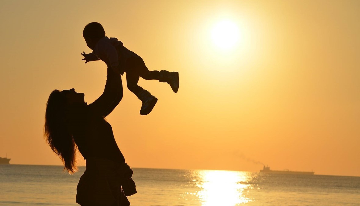 أشهر 10 أغانٍ حول الأم أبكتنا جميعاً