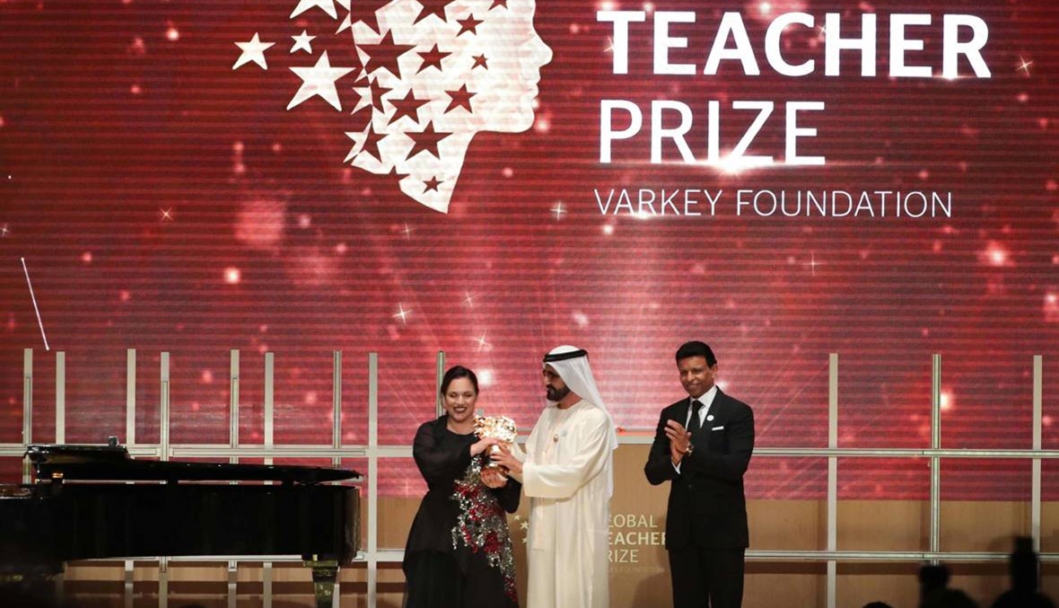 مدرّسة بريطانية تفوز بجائزة أفضل معلمة في العالم