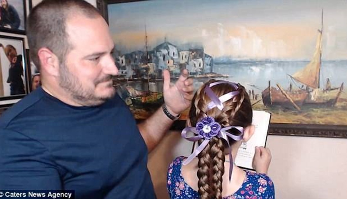 بالفيديو والصور - أب يبتكر أروع تسريحات الشعر لابنته