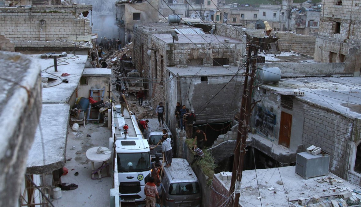 حافلات تقل مقاتلين ومدنيين غادرت الغوطة الشرقية باتجاه ادلب