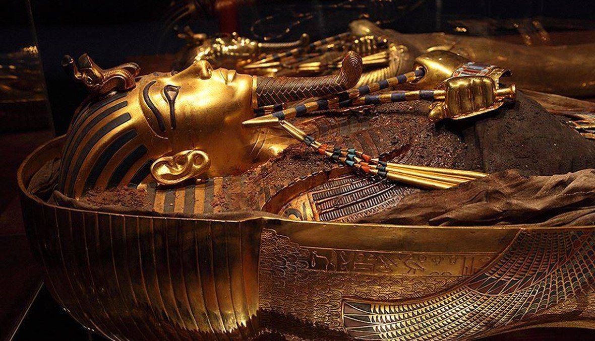 تفاصيل التابوت الذهبي للملك توت عنخ آمون