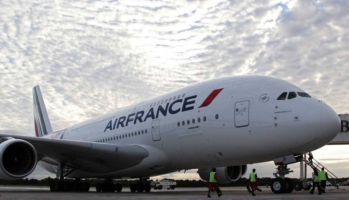 Air France cancels a quarter of flights amid strike over pay
