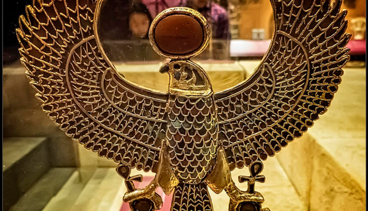 (بالصور) "قلائد ذهبية" بالمتحف المصري