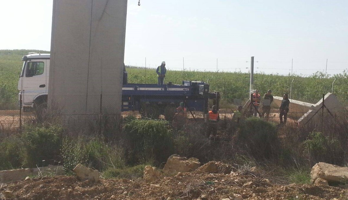 الجيش الإسرائيلي باشر بناء جدار الفصل عند الحدود مقابل كفركلا- العديسة