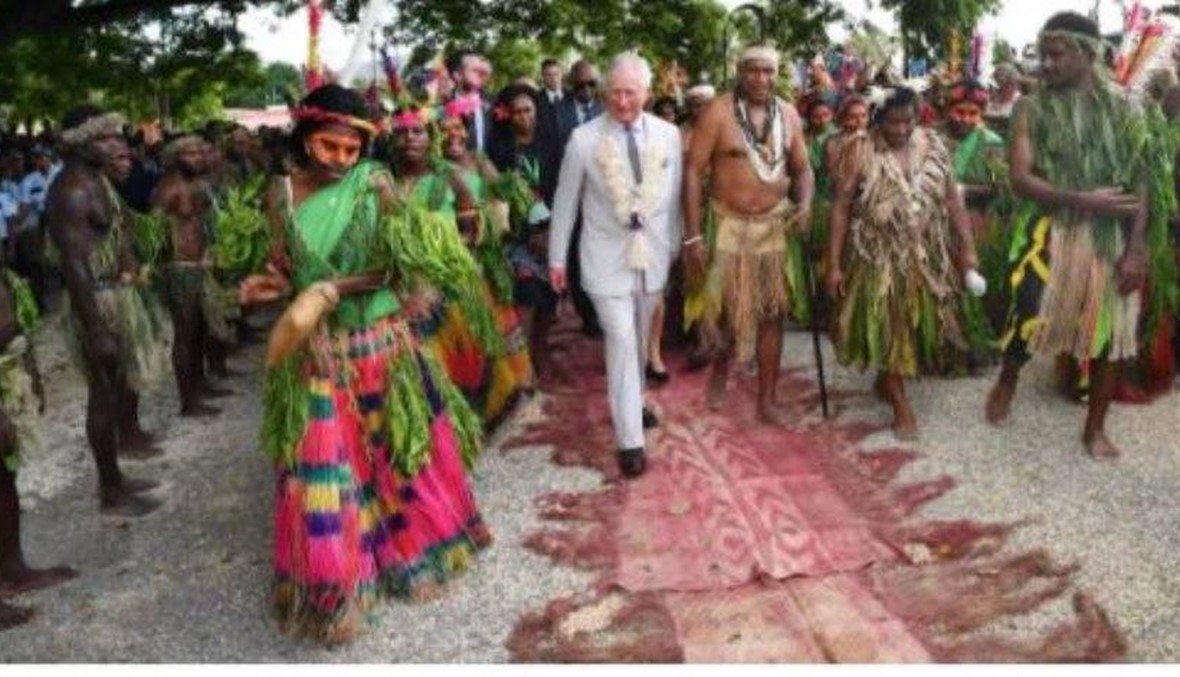 تنصيب الأمير تشارلز قائداً قبلياً شرفياً خلال زيارته فانواتو: لباس تقليدي ومشروب الكافا
