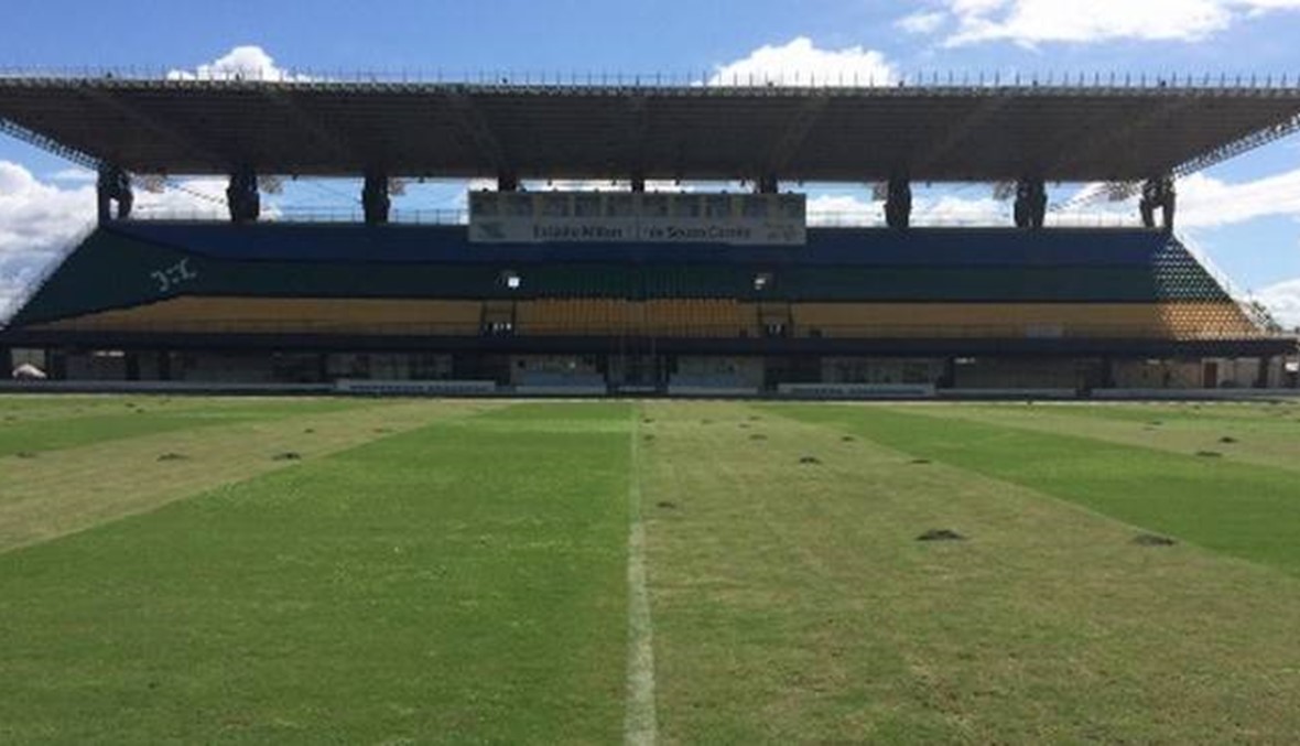 في البرازيل... ملعب يقسمه خط الاستواء إلى نصفين متساويين