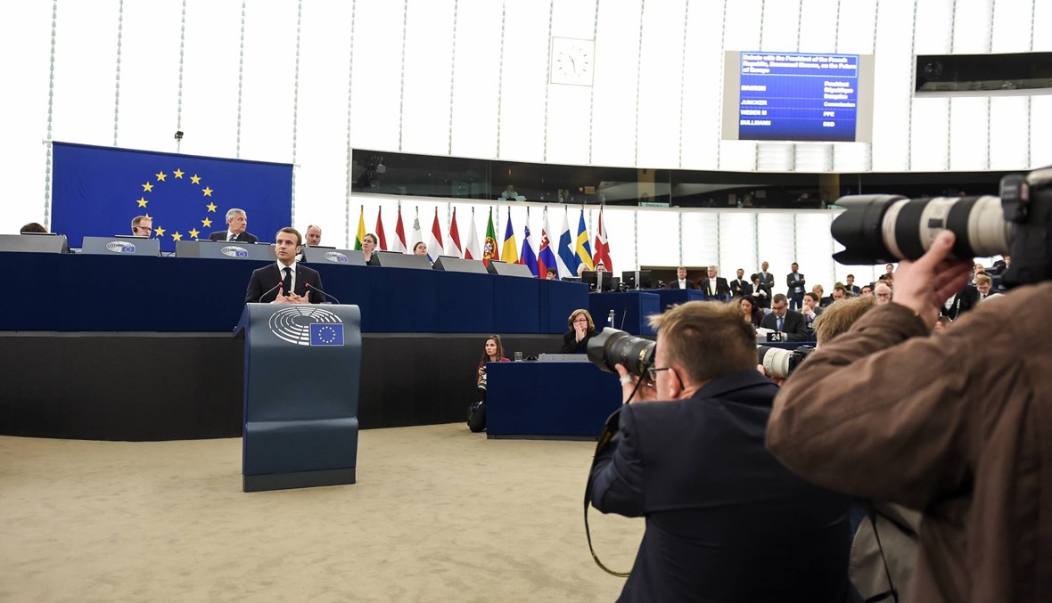 ماكرون أمام البرلمان الأوروبي: التدخل في سوريا كان "حفاظًا على شرف الأسرة الدوليّة"