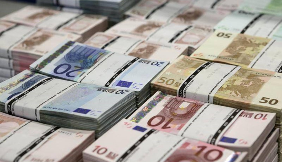 إيران تتحول عن الدولار إلى الأورو في معاملاتها الأجنبية