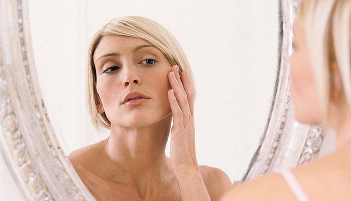 جميل في المرآة وسيئ في الصور ... أيهما تظهر حقيقتك؟