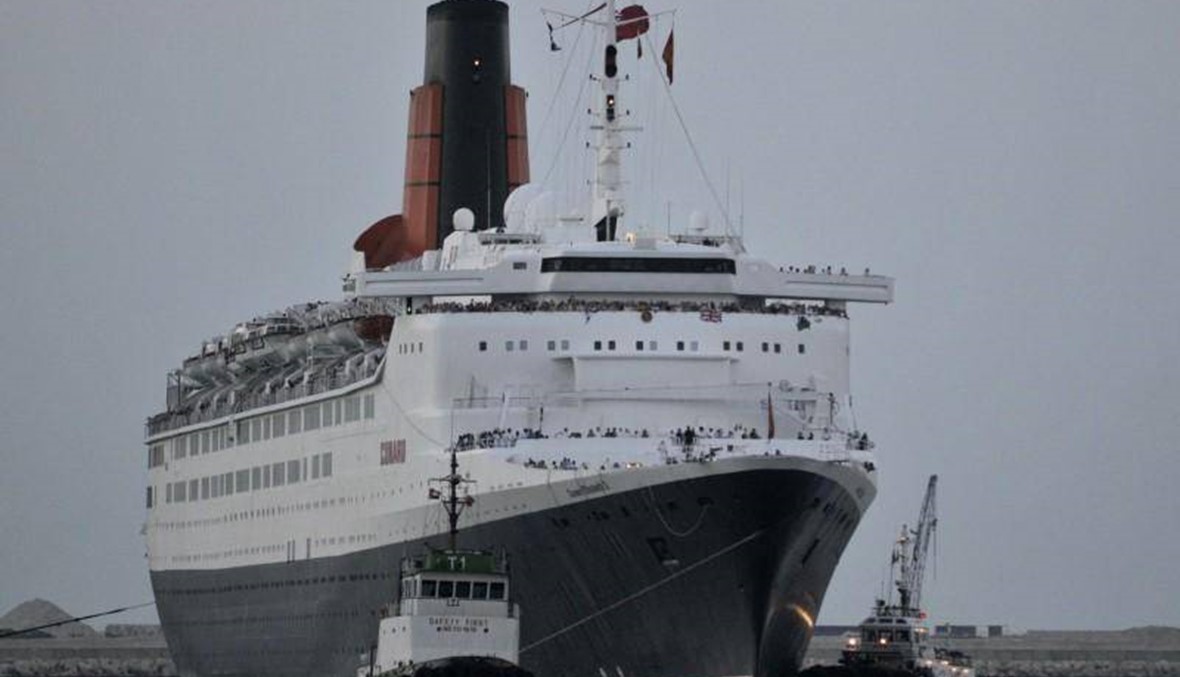 السفينة الفاخرة "الملكة إليزابيث 2" تعود كفندق عائم في دبي