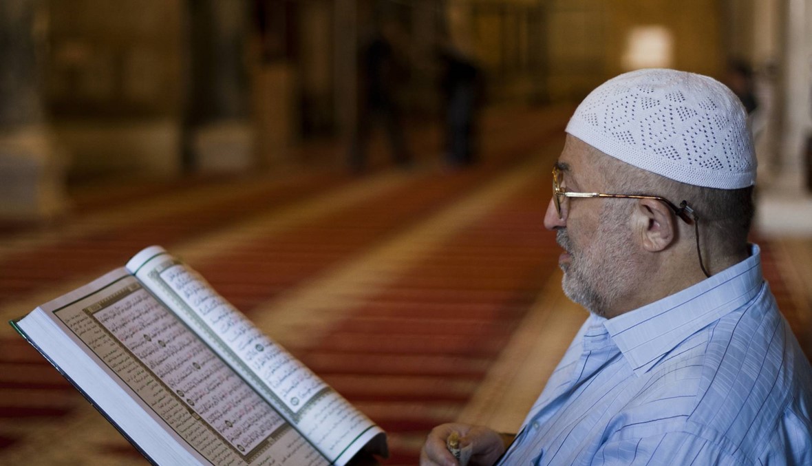 أئمة في فرنسا يشعرون "بالاستياء": القرآن لا يدعو للقتل