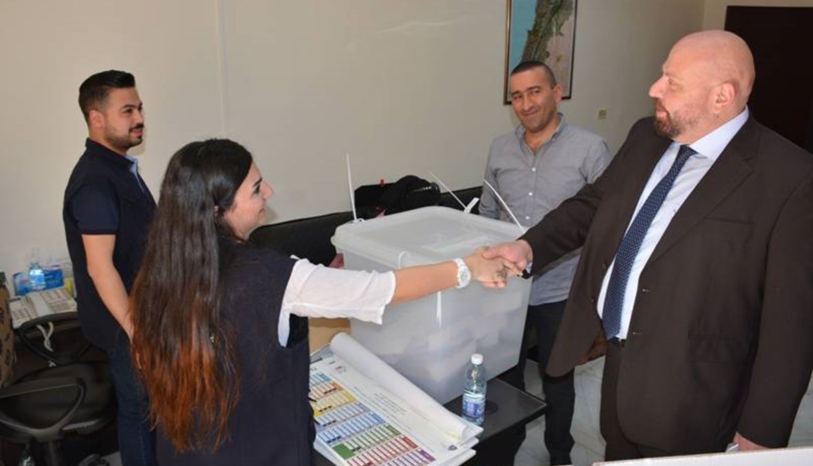 استمرار اقتراع الموظفين في طرابلس