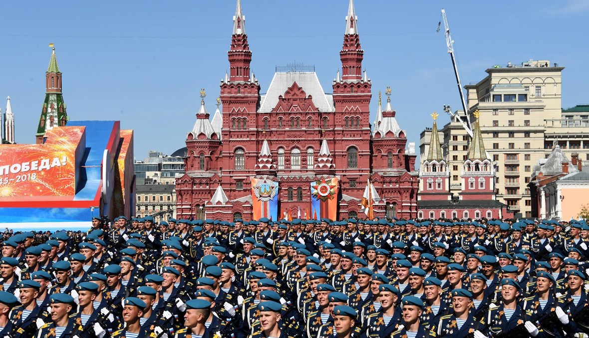 عرض عسكري و"أسلحة لا تُقهَر" في الساحة الحمراء: روسيا تحتفل بـ"الانتصار على النازية"