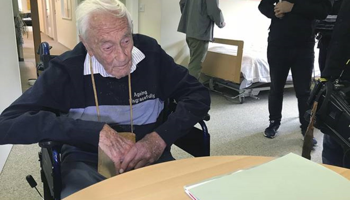 عالم أوسترالي (104 أعوام) ينتظر موعده مع الموت الرحيم