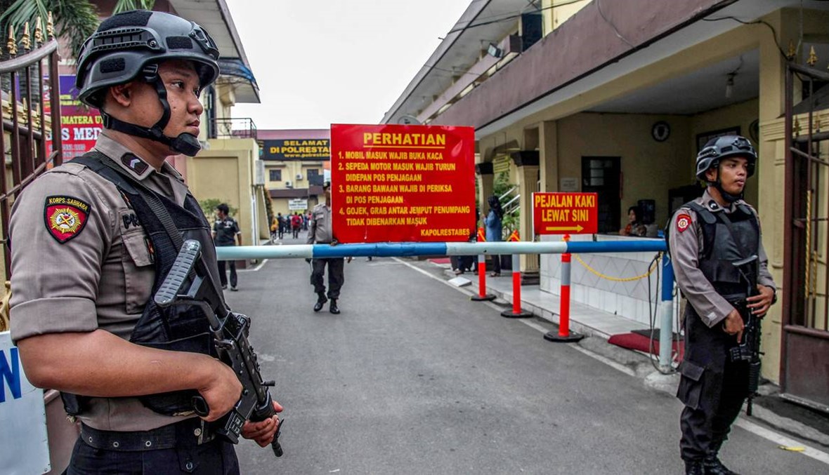 مقتل شرطي وثلاثة مهاجمين في اعتداء على مركز للشرطة في اندونيسيا