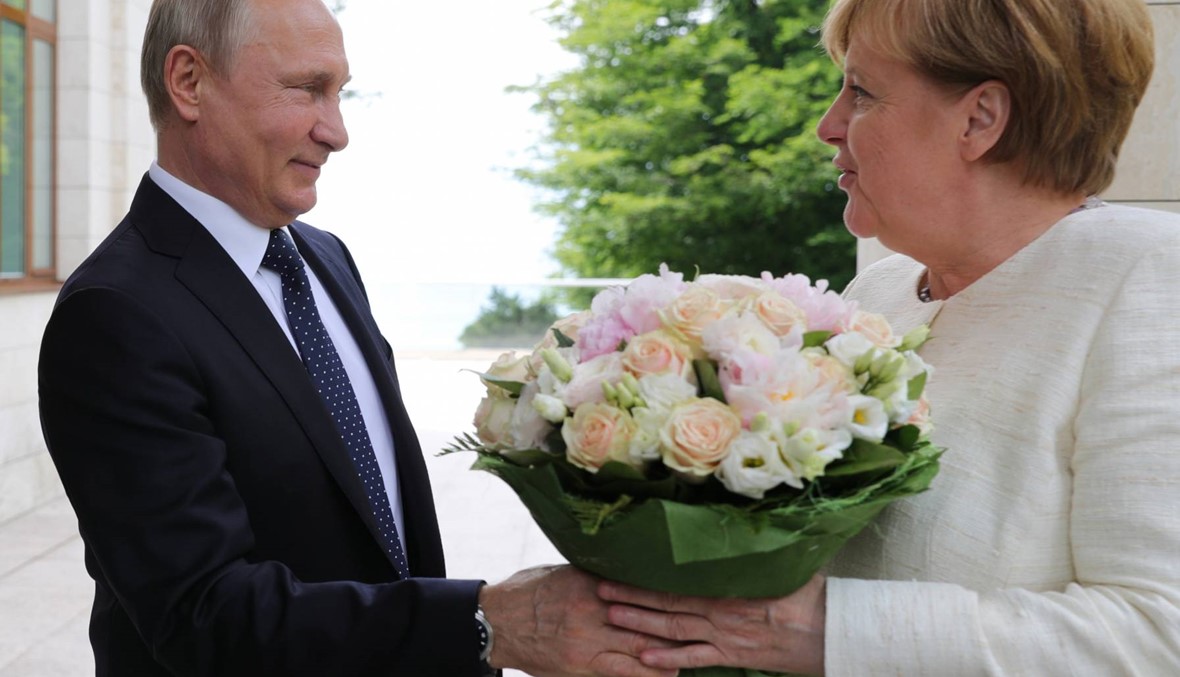 بوتين وميركل التقيا في سوتشي: "نورث ستريم 2" مستمرّ رغم العقوبات الأميركيّة