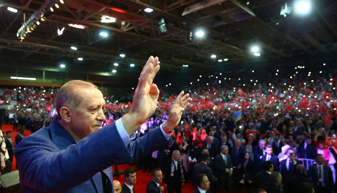 "السلطان" اردوغان في ساراييفو: تجمع انتخابي مثير للجدل