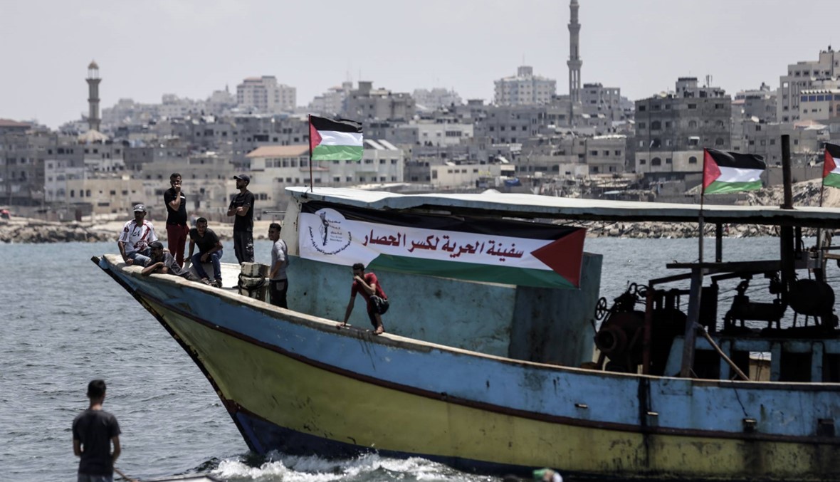 رحلة كسر حصار غزة: البحريّة الإسرائيليّة تسيطر على القارب وتقتاده إلى اسدود
