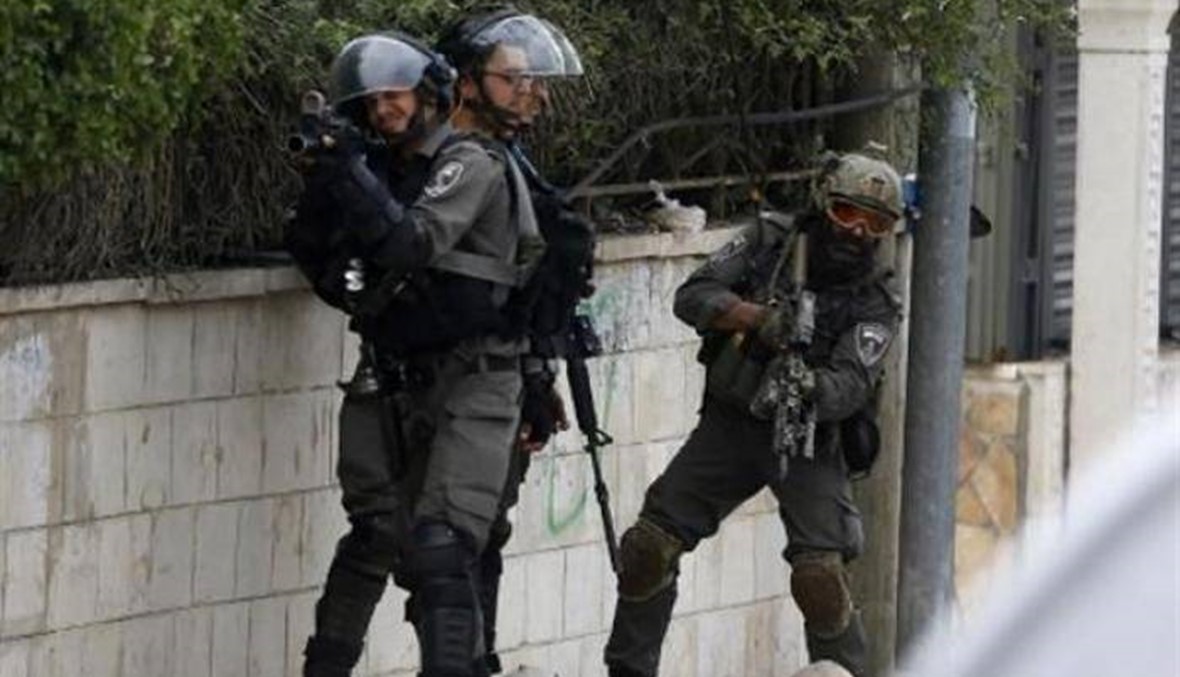 مقتل فلسطيني حاول دهس جنود إسرائيليين بسيارته في الخليل