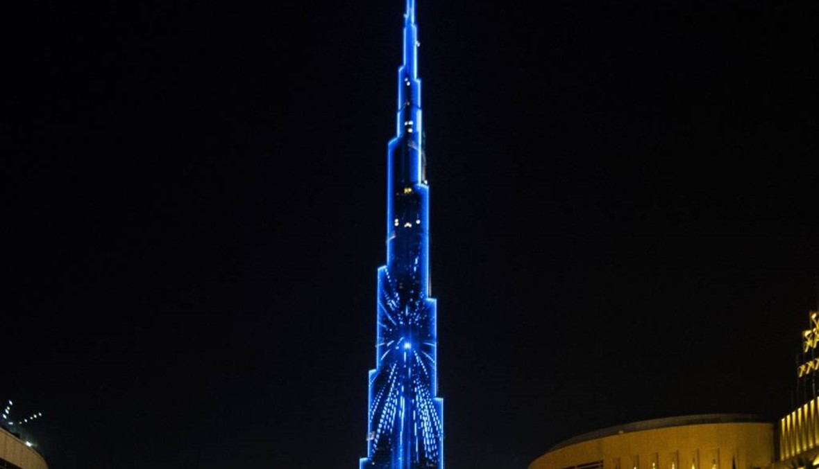 عروض LED على واجهة "برج خليفة" بدبي