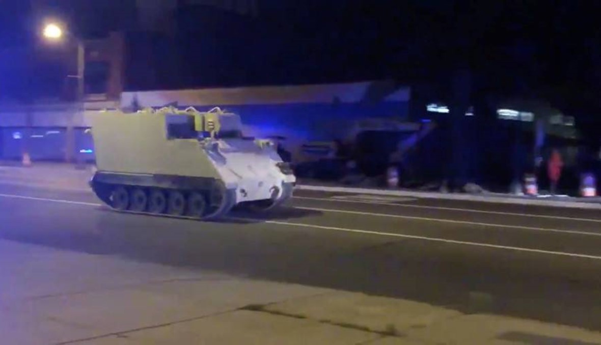 بالفيديو- جندي يستولي على مركبة عسكرية ويطوف بها في شوارع فيرجينيا!