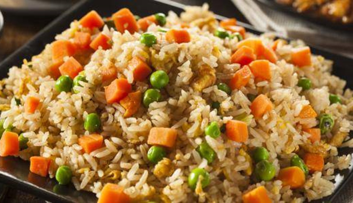 الأرز بالخضار: طبق سريع و"كتير طيّب"!