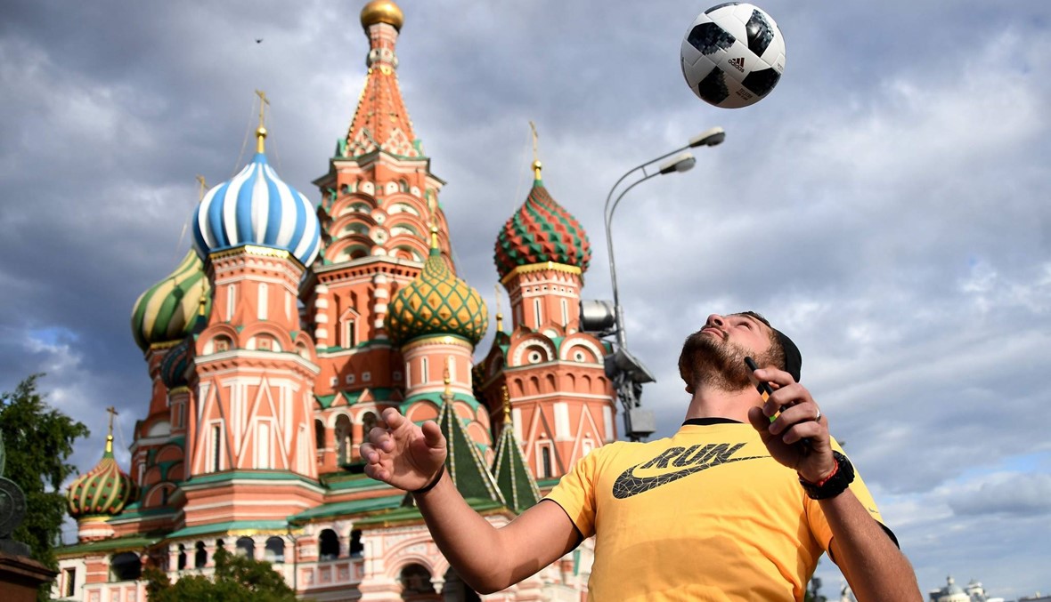 الاستعدادات لكأس العالم في الساحة الحمراء في روسيا (أ ف ب).