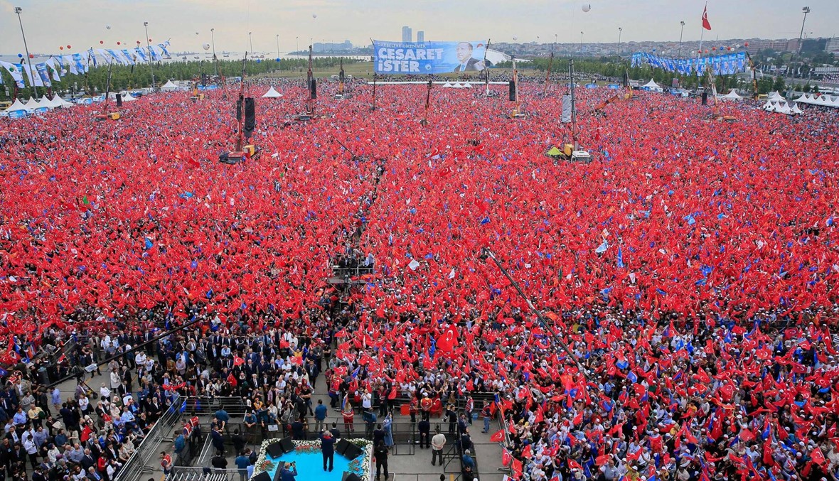 تجمع كبير لانصار اردوغان في اسطنبول قبل اسبوع من الانتخابات