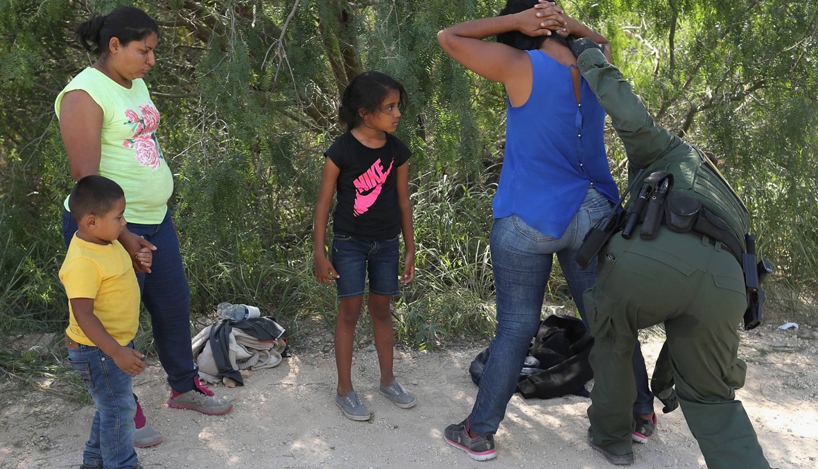 أزمة المهاجرين: إدارة ترامب فصلت أكثر من 2300 طفل عن ذويهم