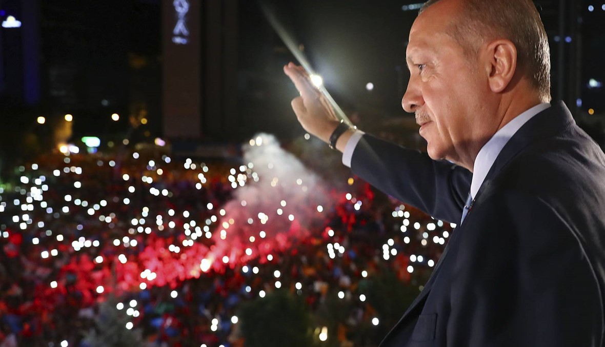 أردوغان يحتفل بإعادة انتخابه: "الفائز هو الديموقراطية"