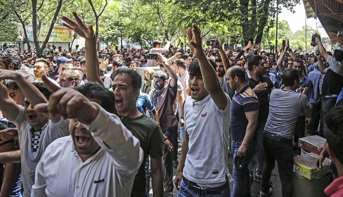 "ليسقط الديكتاتور"...انتفاضة البازار في طهران تنذر بالاسوأ