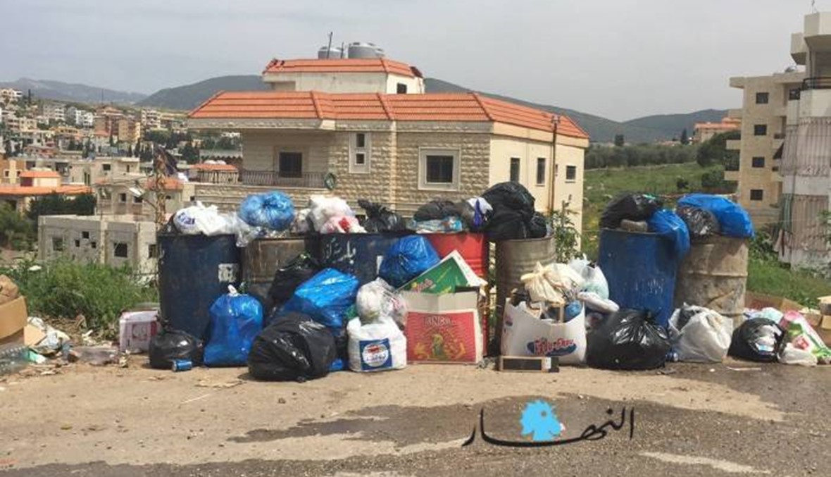 تكدس النفايات في قرى النبطية بعد إقفال مكبين