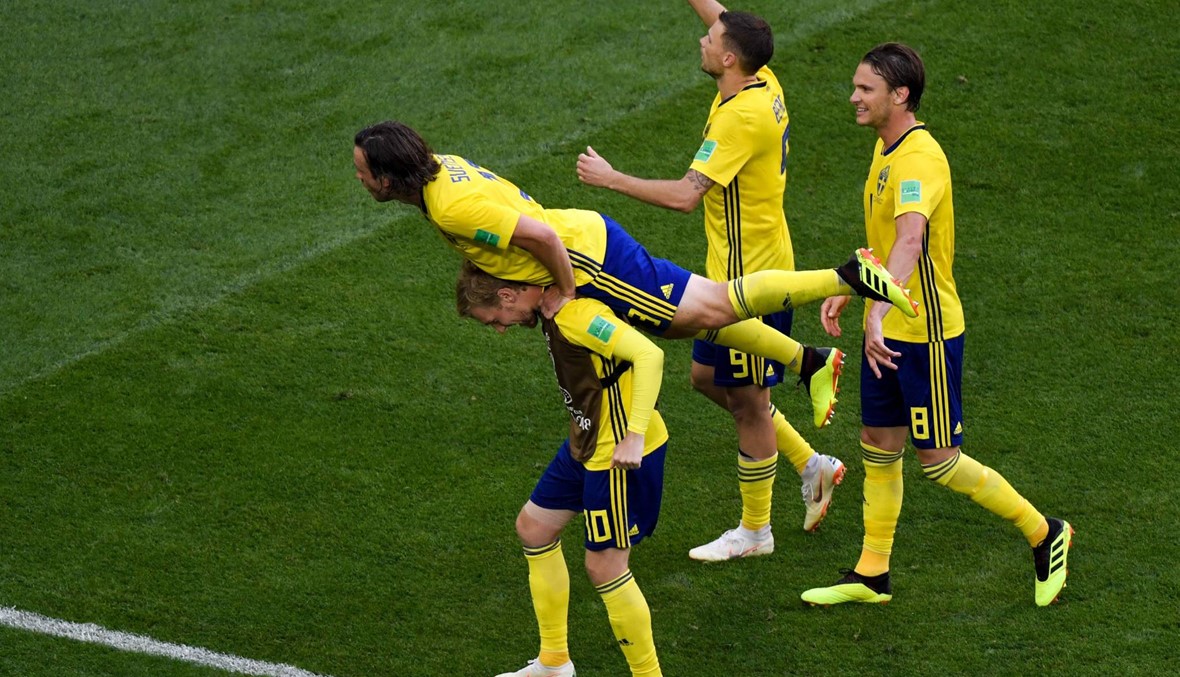 نجم السويد "يهرب" من زوجته الغاضبة... "بعد مباراة سيئة"