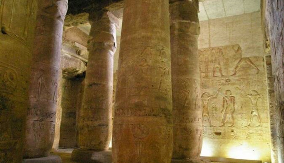 تفاصيل جدارية القاعة الأولى في معبد أبيدوس بمصر (صور)