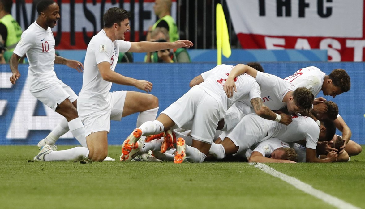بالفيديو: لاعبو إنكلترا حاولوا تسجيل أغرب هدف في العالم!
