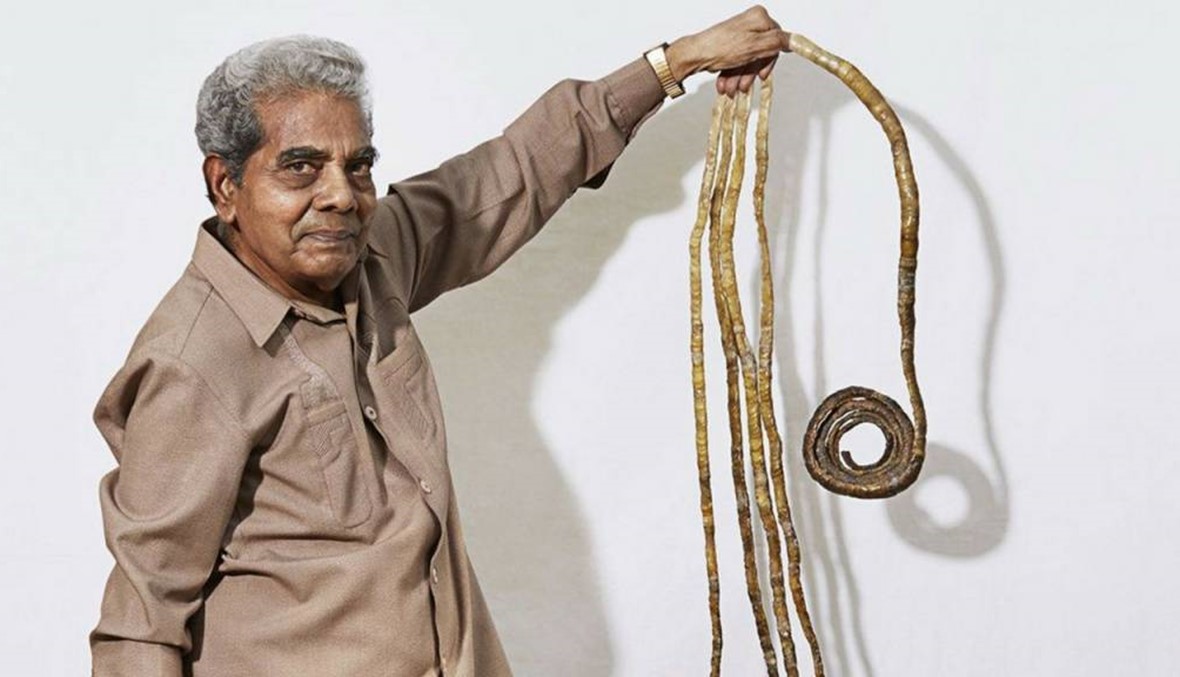 بالفيديو - بعد 66 عاماً قرّر صاحب أطول أظفار قصّها وعرضها في متحف