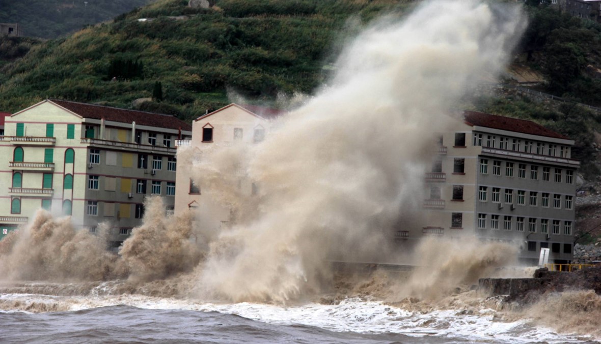 شنغهاي تحت تأثير "أمبيل": أمطار غزيرة، وإلغاء مئات الرحلات الجويّة