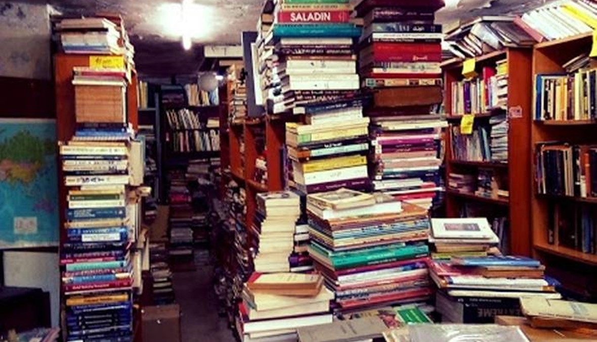 المكتبة المسكونة في رأس بيروت! طيف دوستويفسكي و"أوسكار" لا يعرف هويته