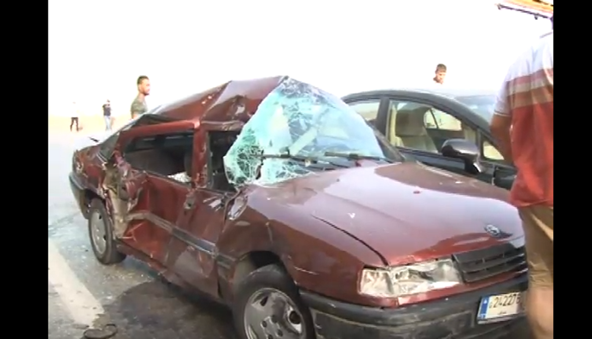بالفيديو: شاحنة تجتاح مكان اعتصام السائقين في طرابلس