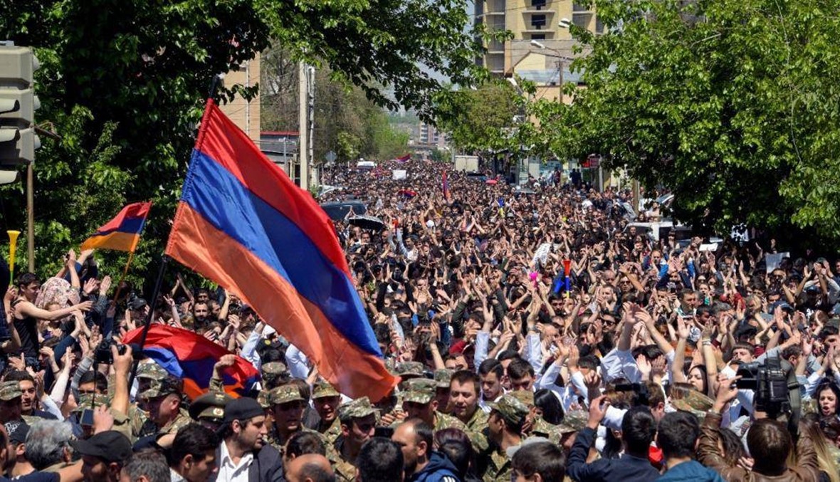 أرمينيا: اتهامات للرئيس السابق كوتشاريان ومساعٍ لاعتقاله