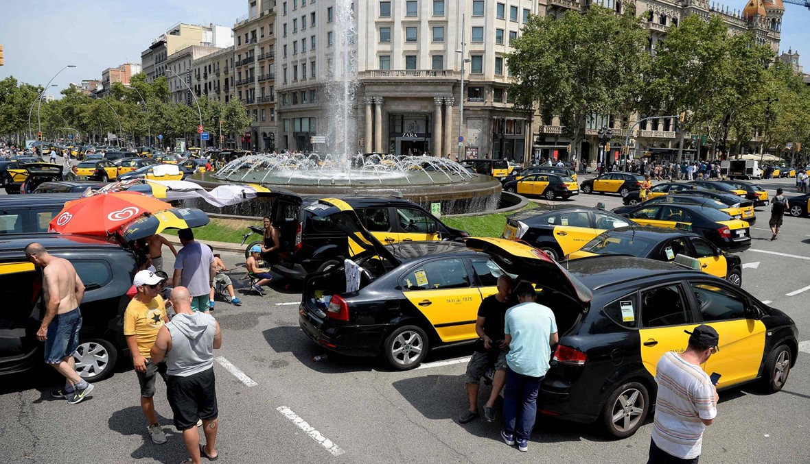 "المنافسة غير عادلة"... سائقو سيارات الأجرة في مدريد يُضربون ضدّ "أوبر"