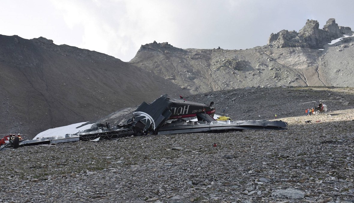 تحطّم طائرة في منطقة جبليّة سويسريّة: ركّابها الـ20 لقوا حتفهم