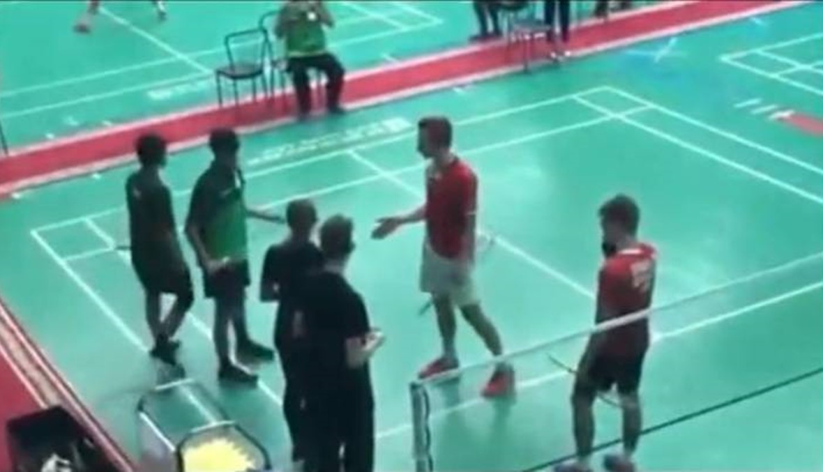 لاعبان سعوديان يرفضان مصافحة إسرائيليين (فيديو)