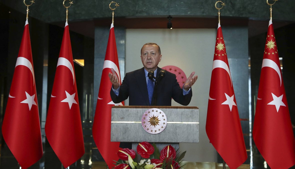 إردوغان يعلن مقاطعة المنتجات الإلكترونية الأميركية... "إن كان لديهم الآيفون فهناك السامسونغ"