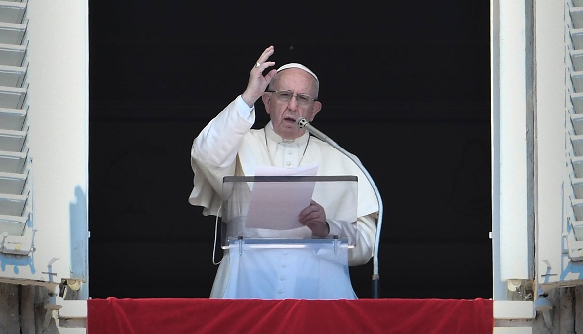 وجّه رسالة إلى كلّ الكاثوليك... البابا فرنسيس يتعهّد "اجتثاث التستر" على الانتهاكات الجنسيّة