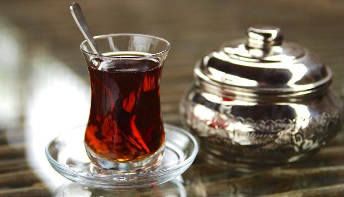 عربي ينحر زوجته بسبب نسيانها وضع السكر في الشاي!