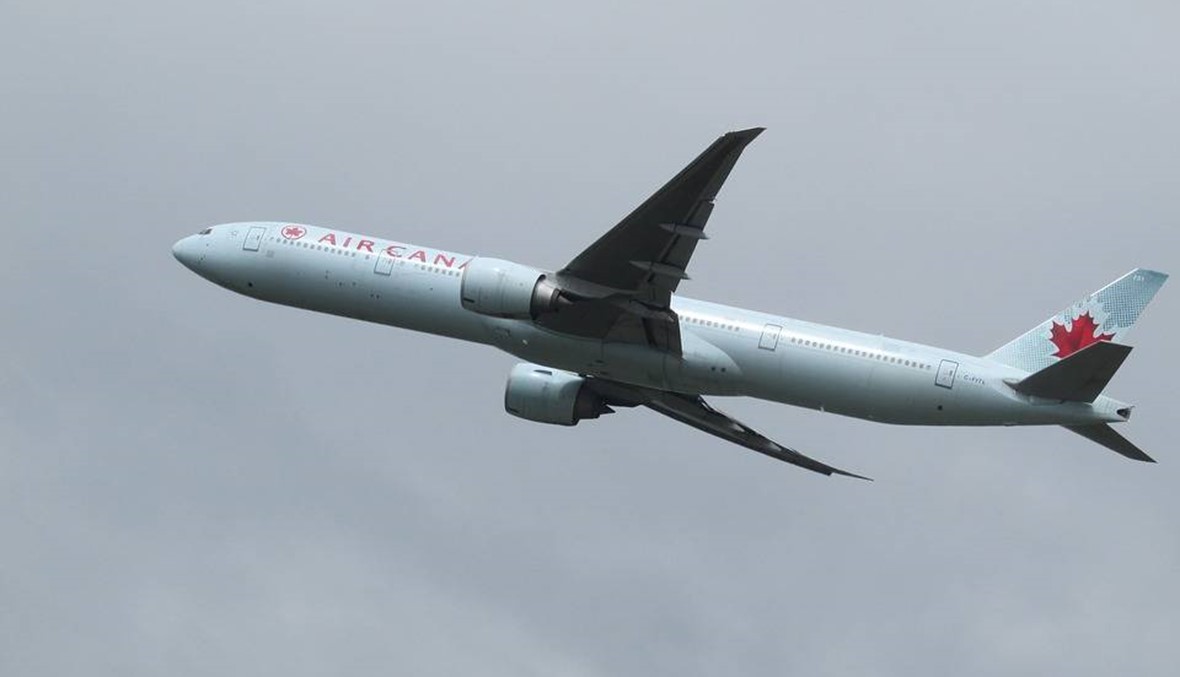 طائرة ركاب كندية تهبط اضطرارياً في مطار بطوكيو