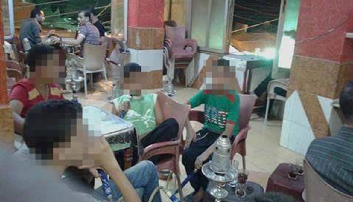 بعد صور العيد... مطالب بتجريم بيع السجائر والنرجيلة للأولاد في مصر